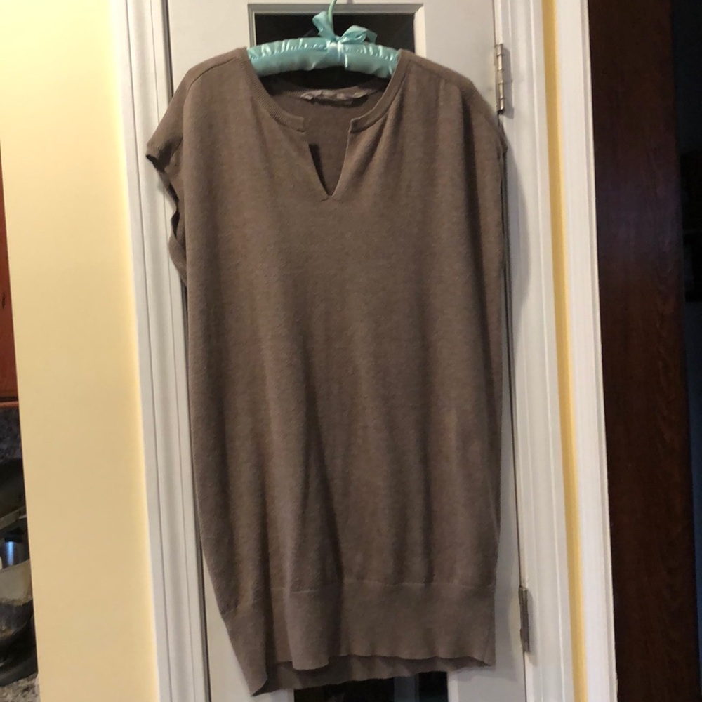 EUC Athleta tunic top